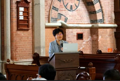 Rev. Lin Manhong, vice president and general secretary of the China Christian Council, gave a lecture entitled "Selections of Family Ethics in Christian Marriage and Families" at Shanghai Holy Trinity Cathedral on May 18, 2025. 