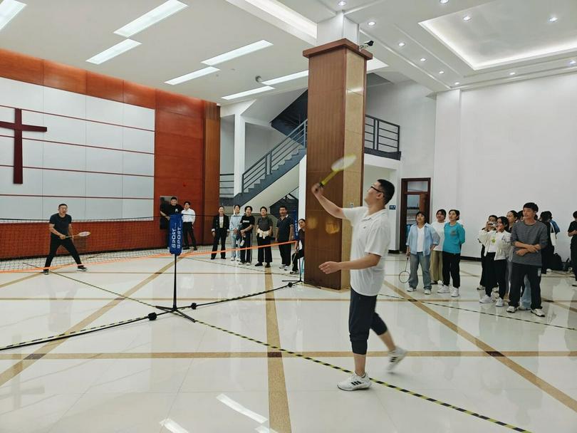 A badminton competition was held during the ball sports league at the Heilongjiang Theological Seminary in Harbin, Heilongjiang, recently.