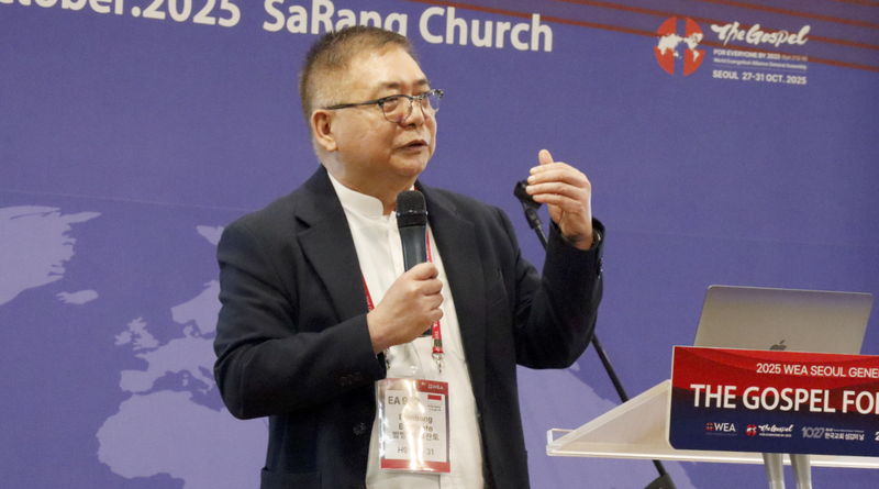 Bambang Budijanto, secretary general of the Asia Evangelical Alliance (AEA), shared message during the Asia regional prayer meeting at the 14th World Evangelical Alliance (WEA) General Assembly in Seoul, on October 28, 2025.