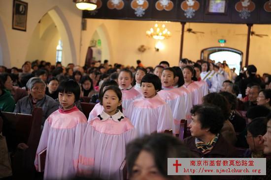  Picture Shows: the Easter Praising Concerts in China