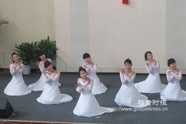  Picture Shows: the Easter Praising Concerts in China