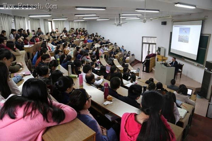 Gao gave a lecture in East China Theological Seminary