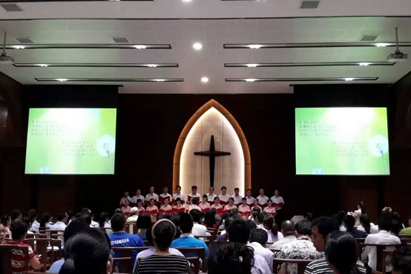 Fujian Theological Seminary hold a Graduation Service。