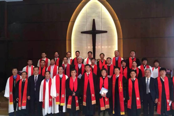 Pastoral staff related with Fujian Theological Seminary celebrate this graduation.