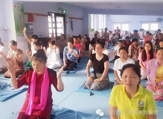 The morning prayer meeting in Lixian Church 