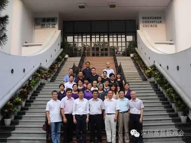 The group photo of the pastoral staff in the retreat 