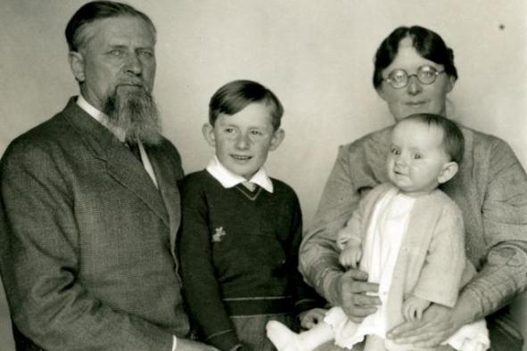 Victor Plymire and his family in 1938