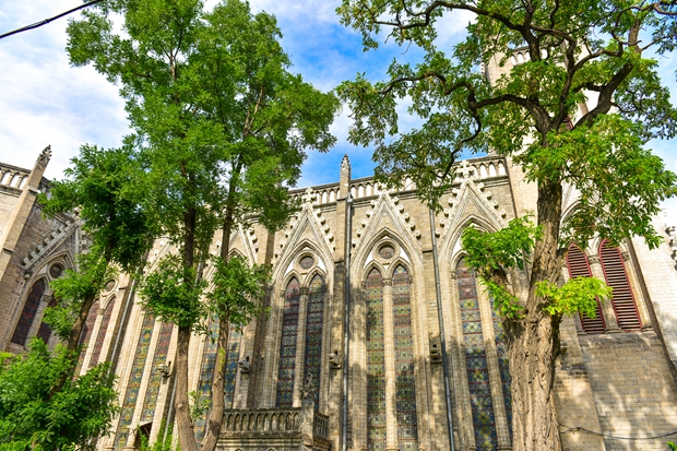 Xishiku Catholic Church Xishiku Catholical Church is the biggest Catholic Church in Beijing. Its architecture is a blend of western Gothic style and traditional Chinese imperial garden style.