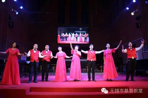 The performers sing an opera in the evangelistic meeting held by Wuxi Church 