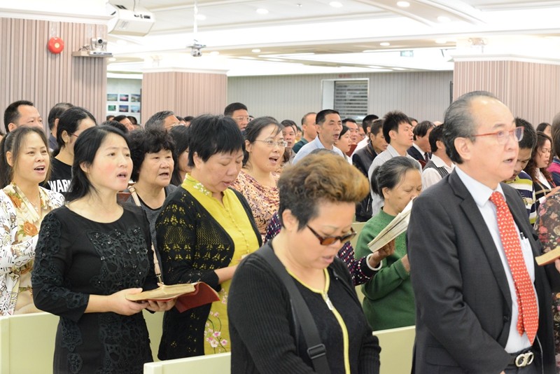 The believers attend the dedication ceremony of Nanshan Church 