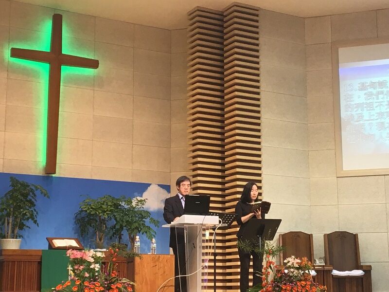 Rev. Liu Qunmao gives a sermon in  the 2016 Chinese and Korean Revival Conference held on Jeju Island