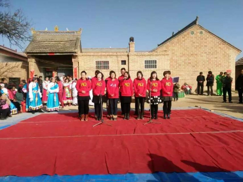A gathering of Xifeng Church performs a program to celebrate Christmas