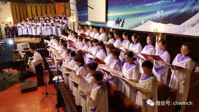 The choirs present hymns in the Christmas Eve worship 