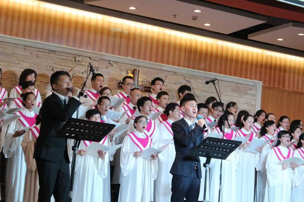 Worship in an urban church of Shenzhen