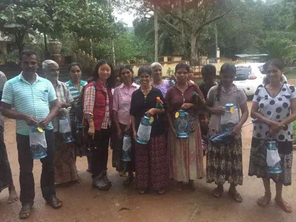 People in the village Nivtigala received lamps from Amity