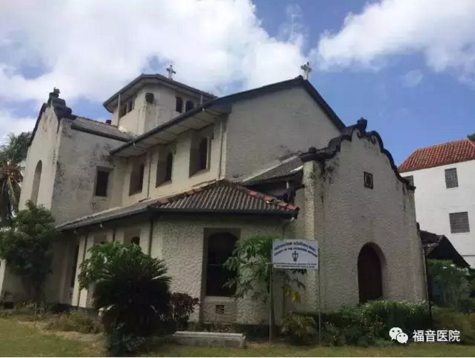 The church, Weheragampita raja maha wiharaya, set as a disaster relief spot.