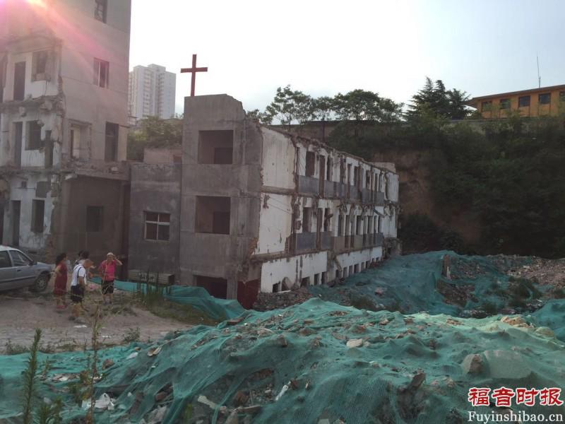The red cross stands on the topic of empty building in Changlepo Village.