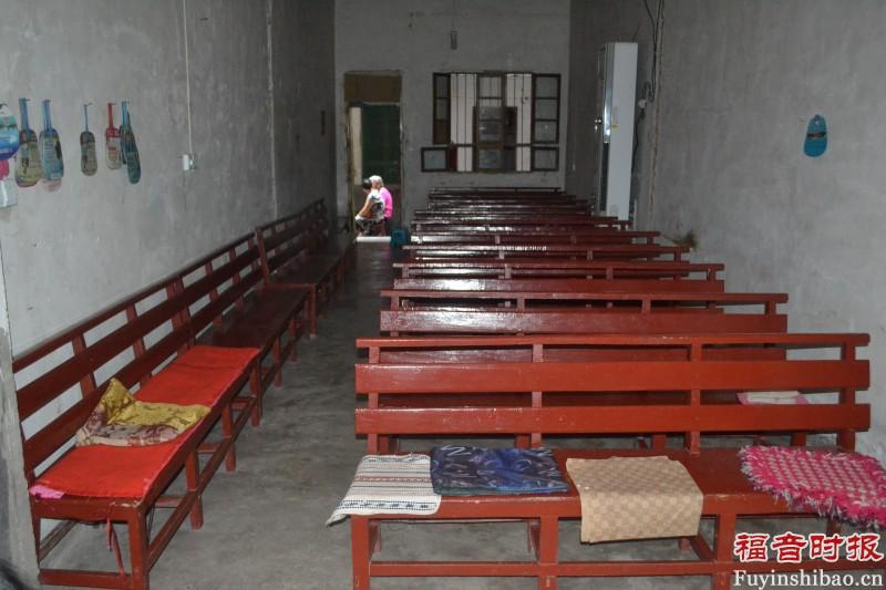 The pews in Changlepo Church 