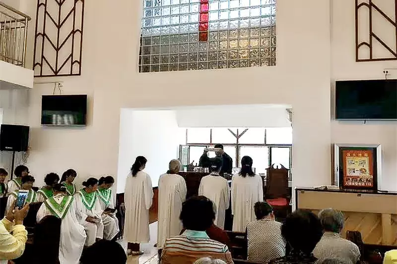 The first communion service in the new church