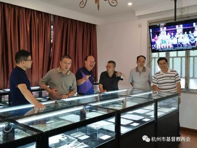 Hangzhou Sicheng Church holds an exhibition of historical pictures and relics of Christianity in Hangzhou. 