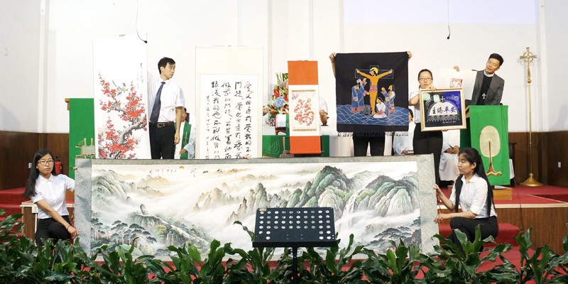 Yanjing Theological Seminary held a charity bazaar on Sept 17, 2017.