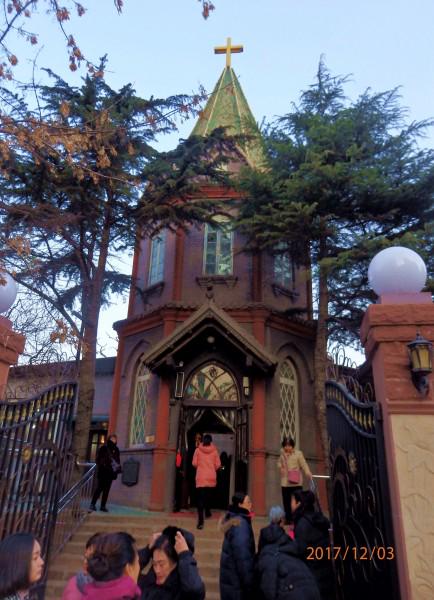 The entrance into Dalian Beijing Street Church 