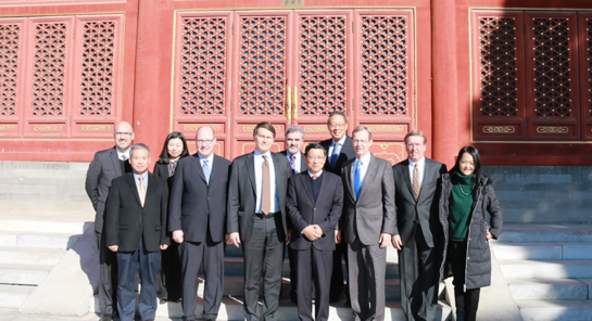 Group photo: a delegation from Luis Palau Association and Chinese officials 