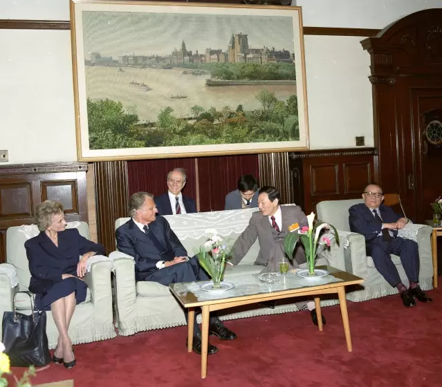 The Grahams met Zhu Rongji, China's vice premier at that time, in Beijing,1988.