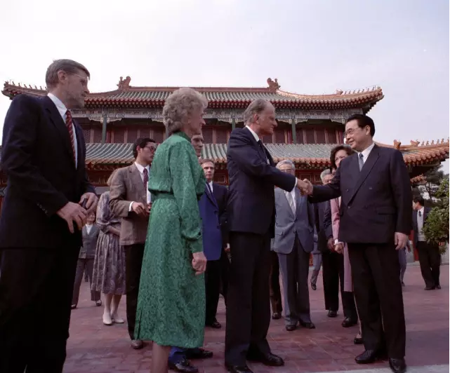 Prime Minister Li Peng met the Grahams in 1988. 