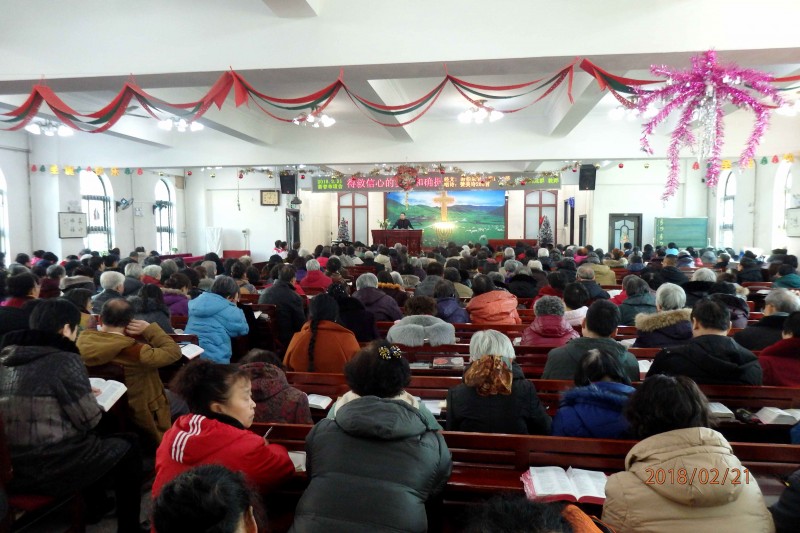 The congregation of Lvhuajie Church filled the church to hear sermons on Feb. 22, 2018. 