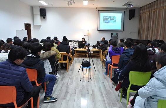 Zhu Xiaohong gave a lecture titled "A Glance at Situation of Chinese Churches through Re-recognition of Xu Guangqi's Christian Identity" in NUTS.
