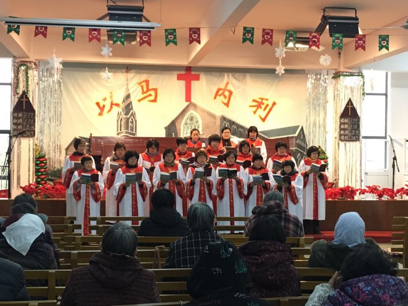 The choir presented hymns in the service of the World Day of Prayer at Dianshan Lake Church on March 2, 2018.