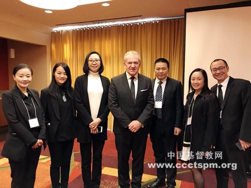 The Chinese delegation, including Shan Weixiang (the third on the right), with members of BEGA