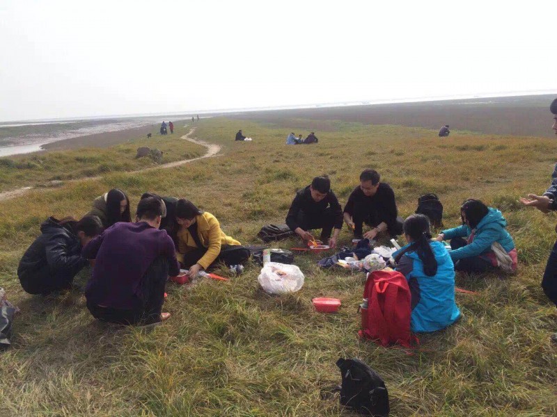 Judas' youth fellowship had fun near Dongting Lakea, a famous lake in Hunan. 