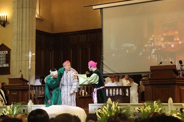Shanghai Moore Memorial Church presented a biblical play titled "Good Samaritan" on Easter Sunday. 