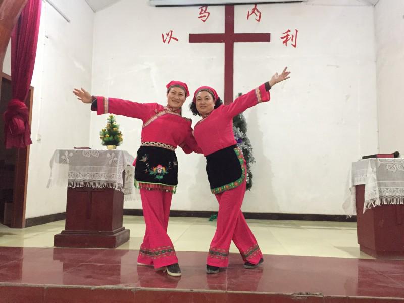 Sister Tan(right) and another sister danced an original dance made by her. 