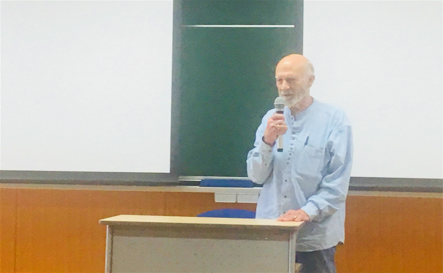 Dr. Stanley Hauerwas spoke in Japan on May 29, 2018.