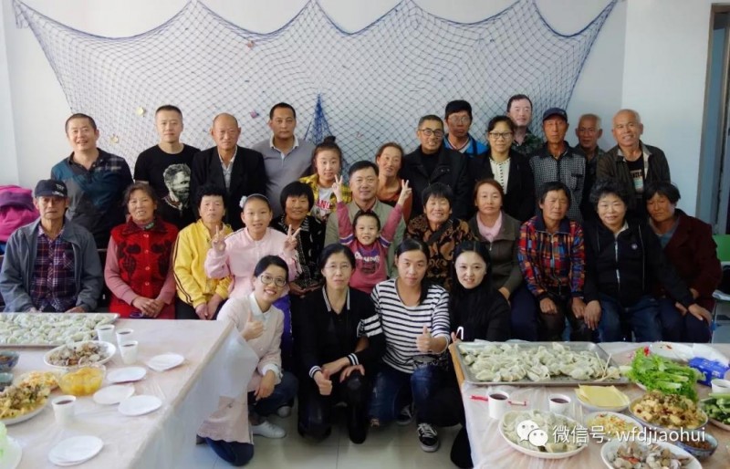 Group photo of Dalian Wafangdian Church's deaf fellowship