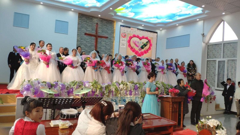 Dahuangdi gathering in Jilin held a collective wedding ceremony for elderly people on Feb. 4 to 5, 2019, 