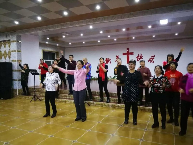 The church in Jinsha New Dist., Qitaihe, Heilongjiang, held a praise and worship meeting on Feb. 4, 2019. 