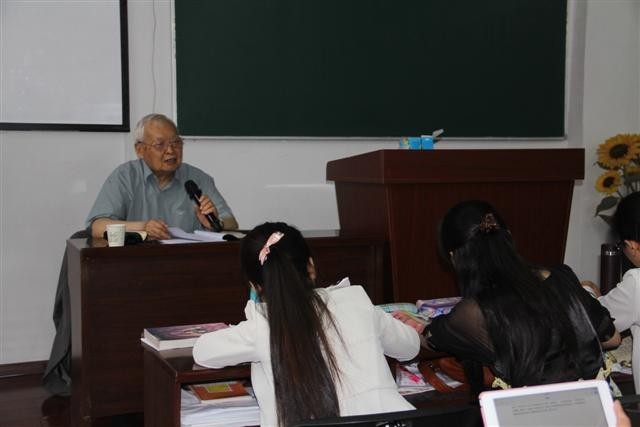 On May 29, 2015, Elder Ji Jianhong gave a speech titled "Construction of Chinese Church" in Zhong Nan Theological Seminary. 