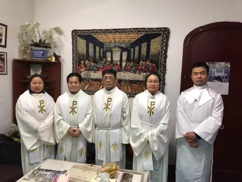President Dr. Chow Siu-Chun Simon prepared the Sunday service with the staff of Nanjing Mochou Lu Church, Mar. 3, 2019.