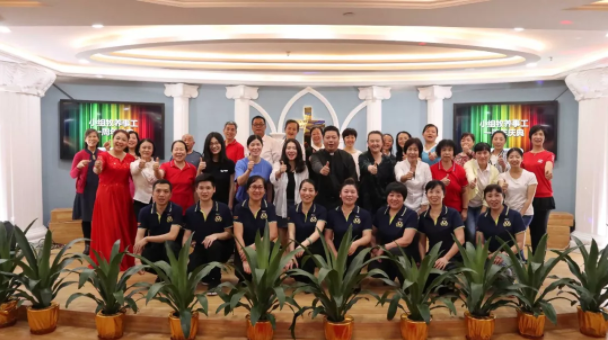 Group photo of the participants in the first anniversary of Shenzhen Xiangmihu Church's pastoring groups  ministry held on April 13, 2019