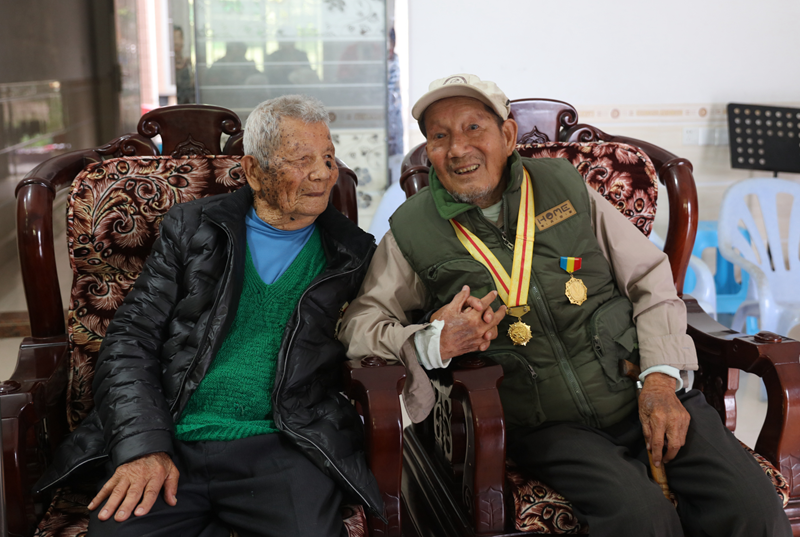 Zhuang Yuanfang met He Shuncong in Dongkeng Village, Pinghe, Fujian, on April 19, 2019. 
