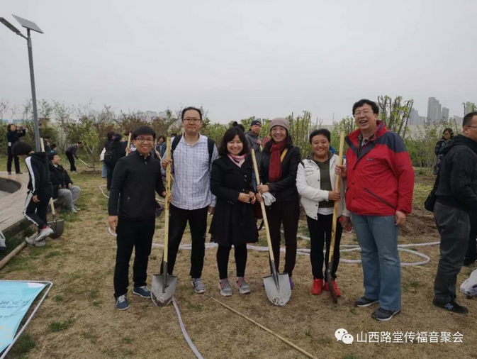 Tianjin Christians took part in a tree planting activity for charity after Easter 2019. 