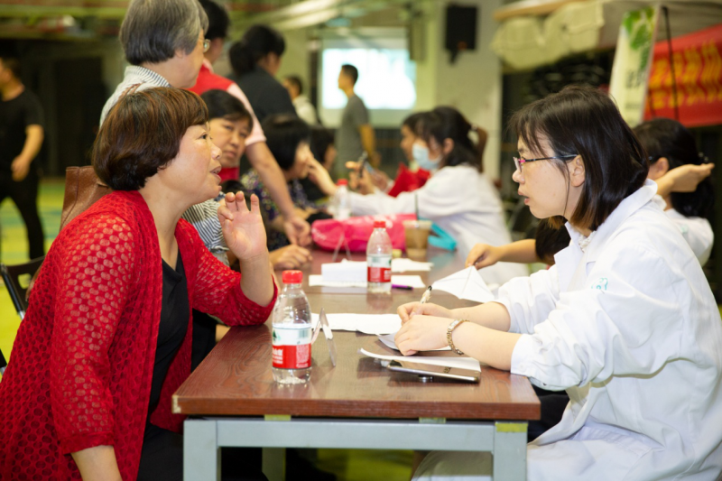 Hangzhou Agape Rehabilitation Hospital offered a free medical clinic in Chongyi Church on May 19, 2019.