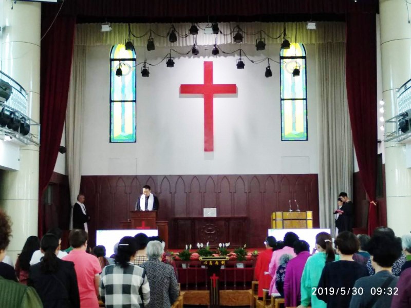 On May 30, the Shanxi Linfen Church held a worship service of thanksgiving to celebrate Ascension Day in the city church. 
