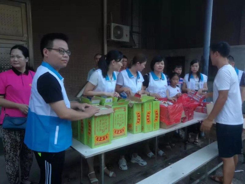 On August 3, 2019, the Lengshuitan Christian volunteer team of Yongzhou distributed to the residents of Xing’an Rehabilitation Center for People with Disabilities. 