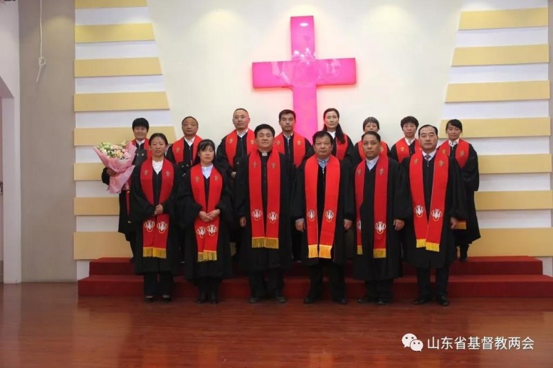 Group photo of the newly ordained clergy of Shandong 