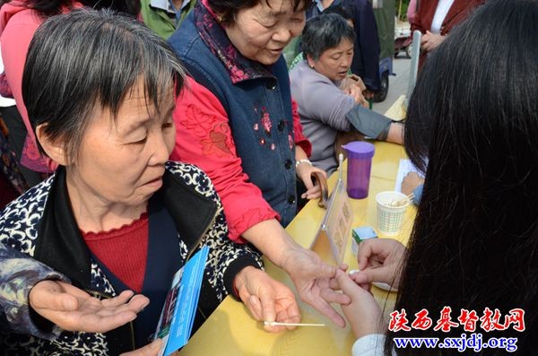 The Weinan CC&TSPM of Shaanxi launched a free clinic on Oct 13, 2019, 